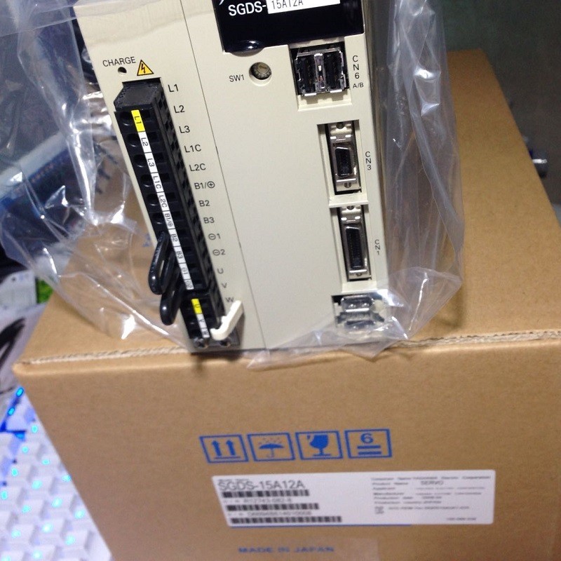 Yaskawa servo drive SGDV-2R8A01A